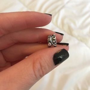 Tendril clip, Pink Courtz